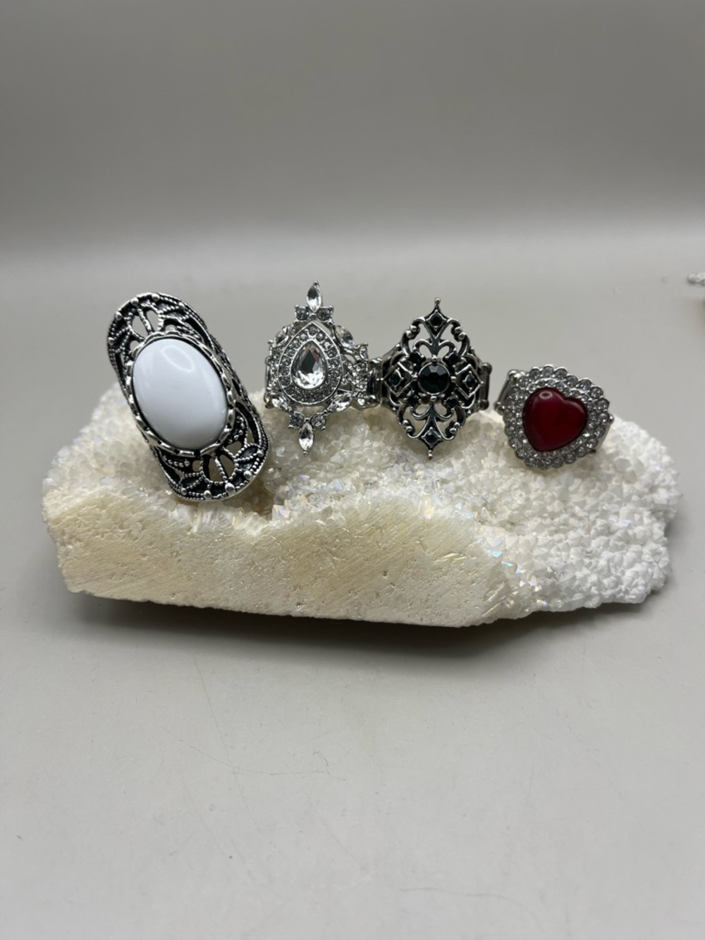 Vintage-Inspired Silver Statement Stretchy Cocktail Rings -Chunky-Adjustable - Picture 10 of 10
